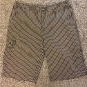Liz Claiborne Sloane shorts size 10